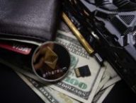 ethereum-cryptomonnaie-paiement-banque-billet-dollar