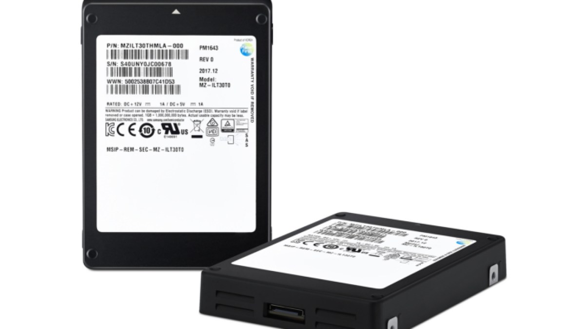 samsung-30-72tb-ssd_02_main_1
