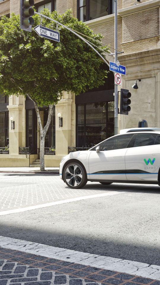 Waymo Jaguar I-Pace // Source : Waymo