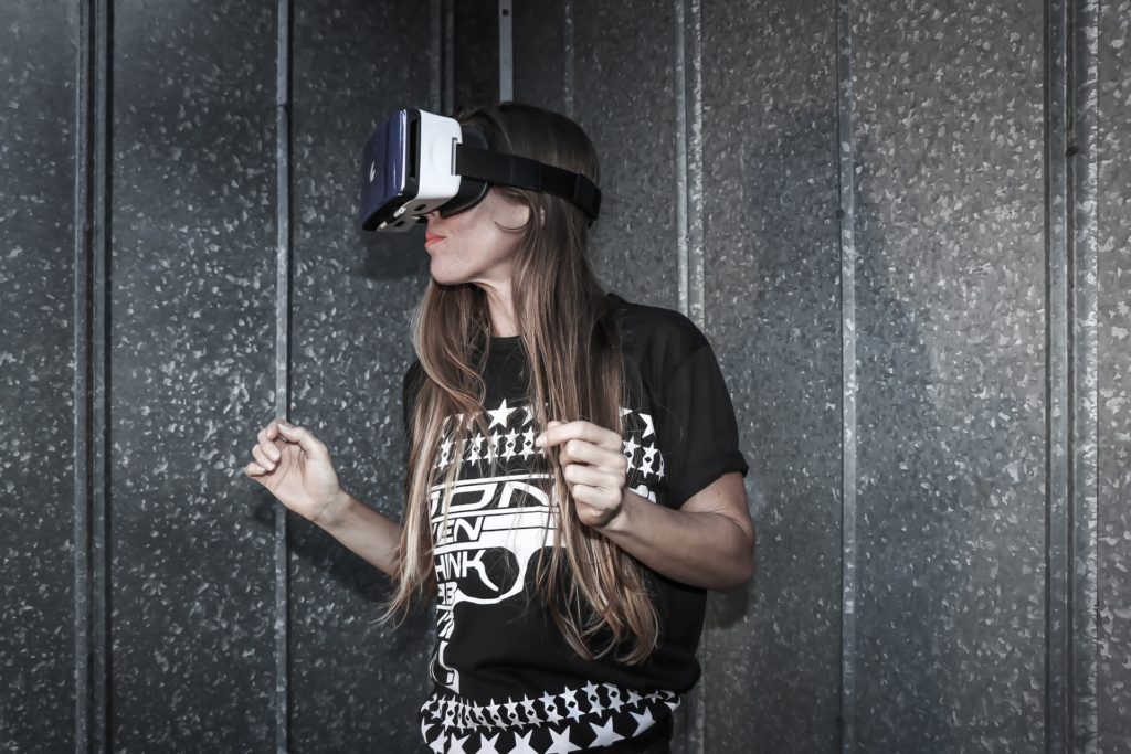 vr réalité virtuelle femme