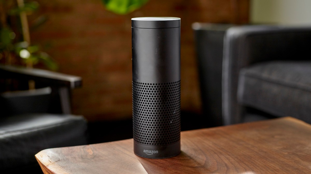 Une enceinte connectée Amazon, sur laquelle Alexa  // Source : Quote Catalog / Flickr