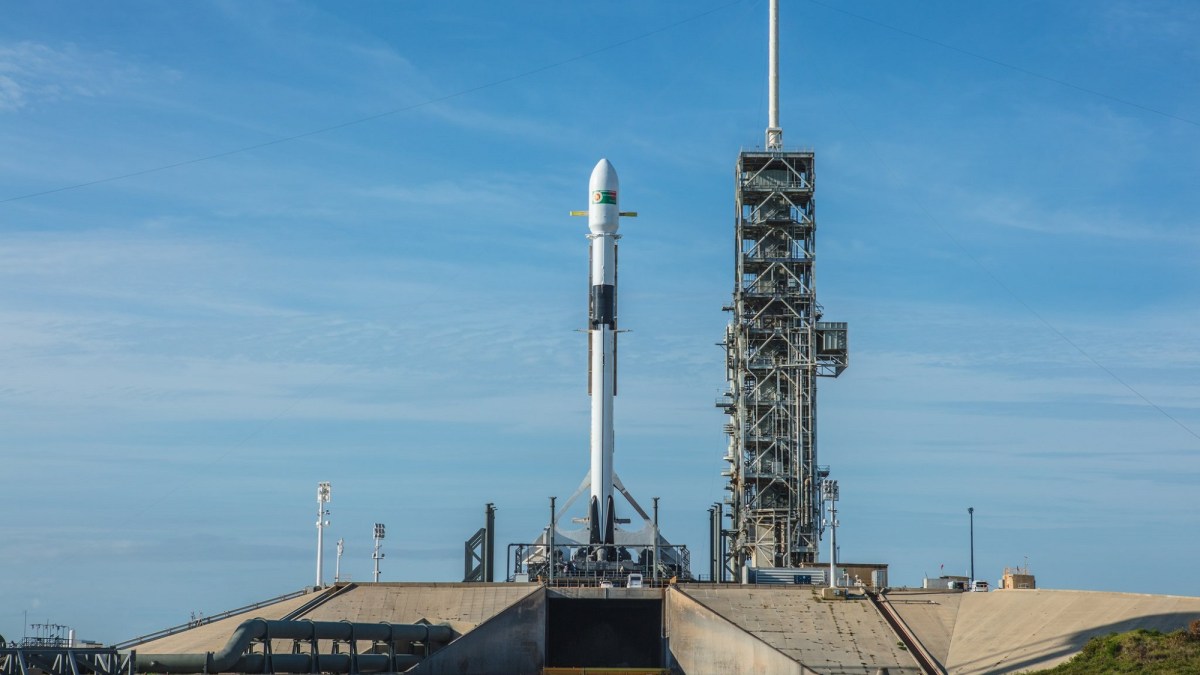 Falcon 9 Block 5 Full Thrust