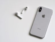 airpods-apple-device-cellphone-788946
