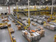 Une usine Amazon, où sont emballés les colis. // Source : Maryland GovPics