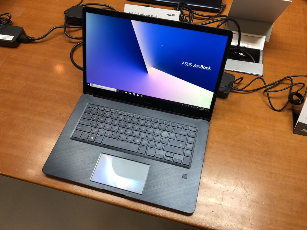 L'Asus Zenbook Pro 15. // Source : Numerama L'Asus Zenbook Pro 15. // Source : Numerama