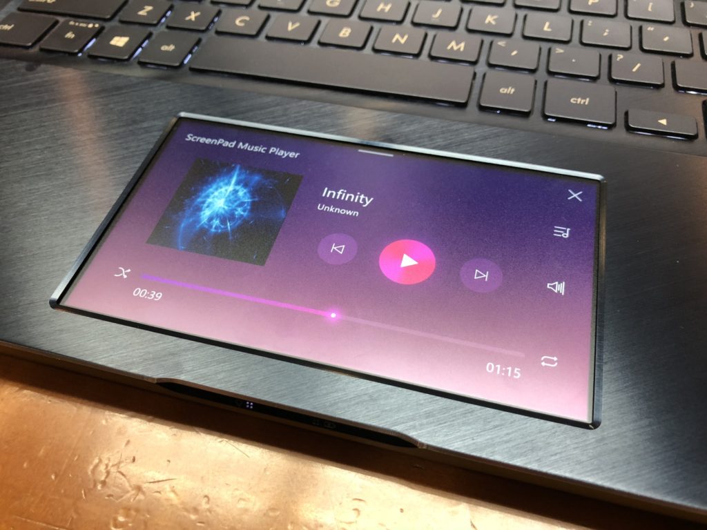 Asus Zenbook Pro 15 Computex Prise en Main ScreenPad controles