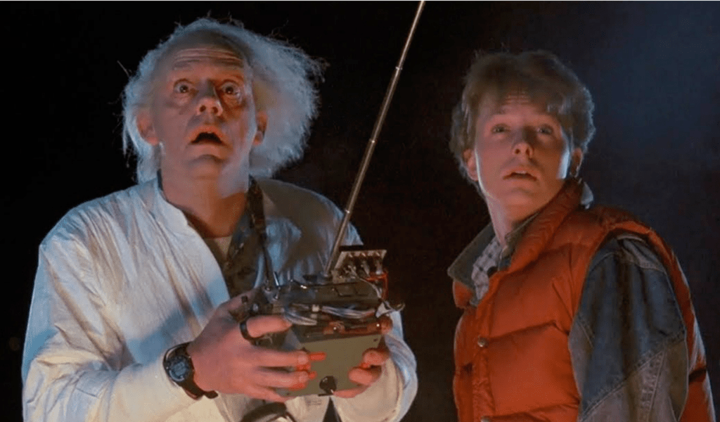 Une part de l'intrigue de Retour vers le Futur repose aussi sur les étrangetés possibles du voyage dans le temps. // Source : Film de Robert Zemeckis