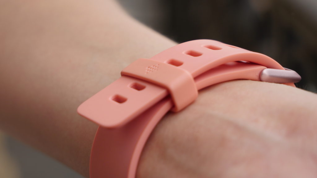 Un bracelet Fitbit // Source : Photo Louise Audry pour Numerama Un bracelet Fitbit // Source : Photo Louise Audry pour Numerama