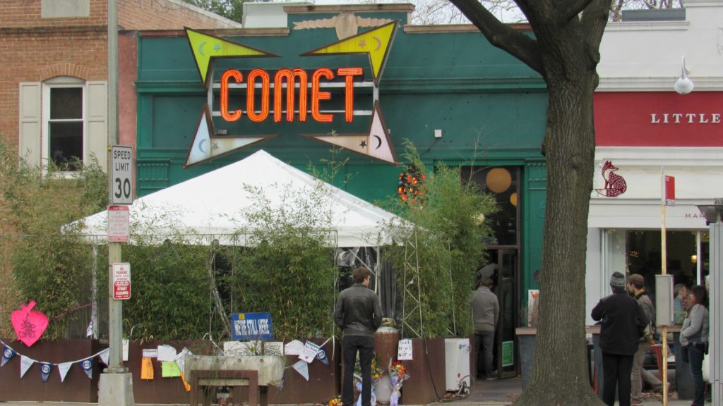 La pizzeria Comet Ping Pong Wikimedia Commons/CC/	Farragutful