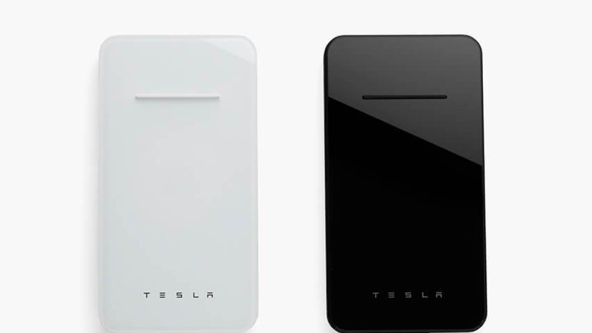 Tesla Wireless Charger // Source : Tesla