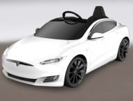 Mini-voiture Tesla Model S // Source : Radio Flyer