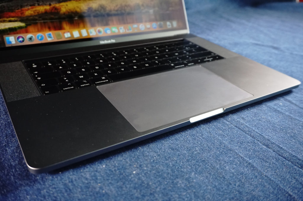 macbook-pro-2018-15-128 macbook-pro-2018-15-128
