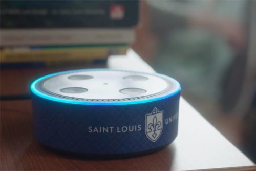 Amazon Echo Dot Université de Saint Louis // Source : Université de Saint Louis