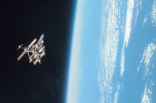 Station Mir // Source : Nasa Station Mir // Source : Nasa