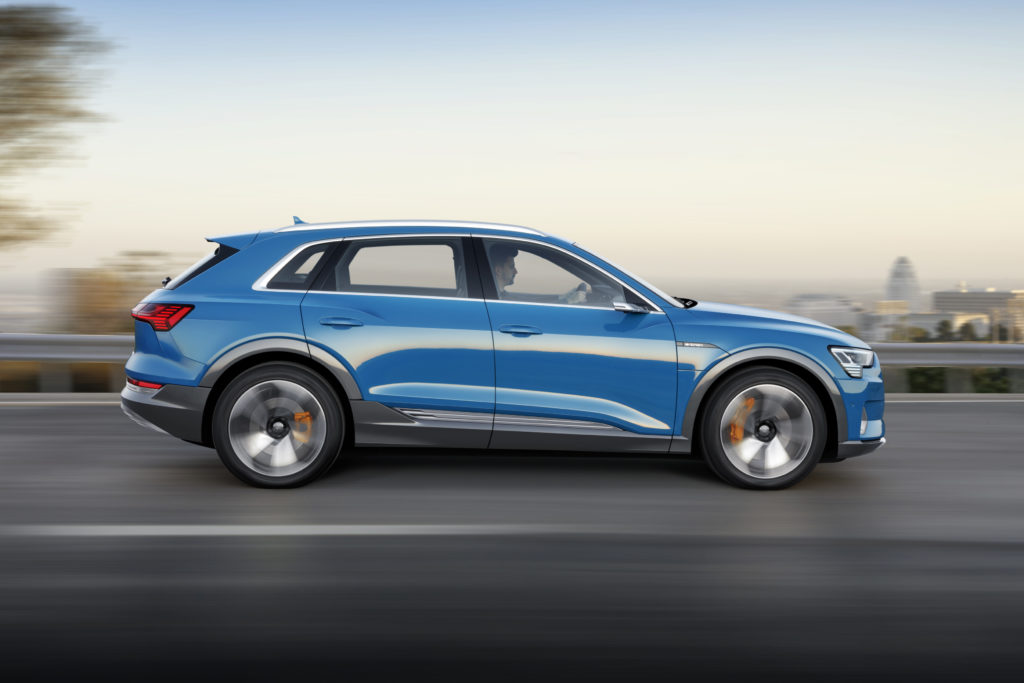 SUV Audi e-tron // Source : Audi SUV Audi e-tron // Source : Audi
