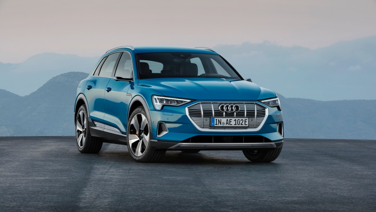 SUV Audi e-tron // Source : Audi