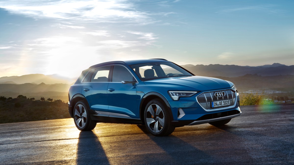 SUV Audi e-tron // Source : Audi