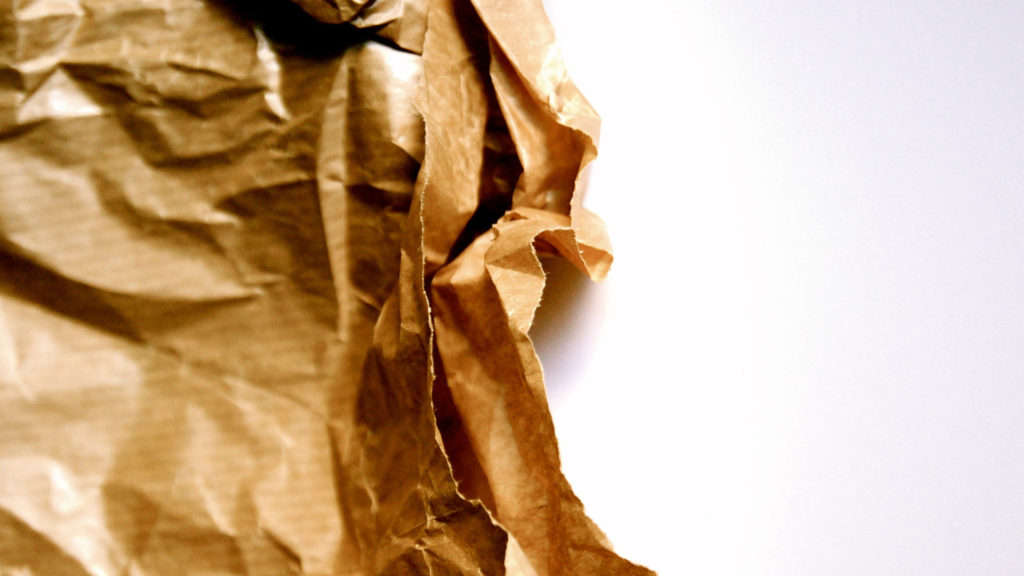 Les emballages en carton et papier vont dans la poubelle jaune. // Source : Pixabay/CC0 Domaine public (photo recadrée)