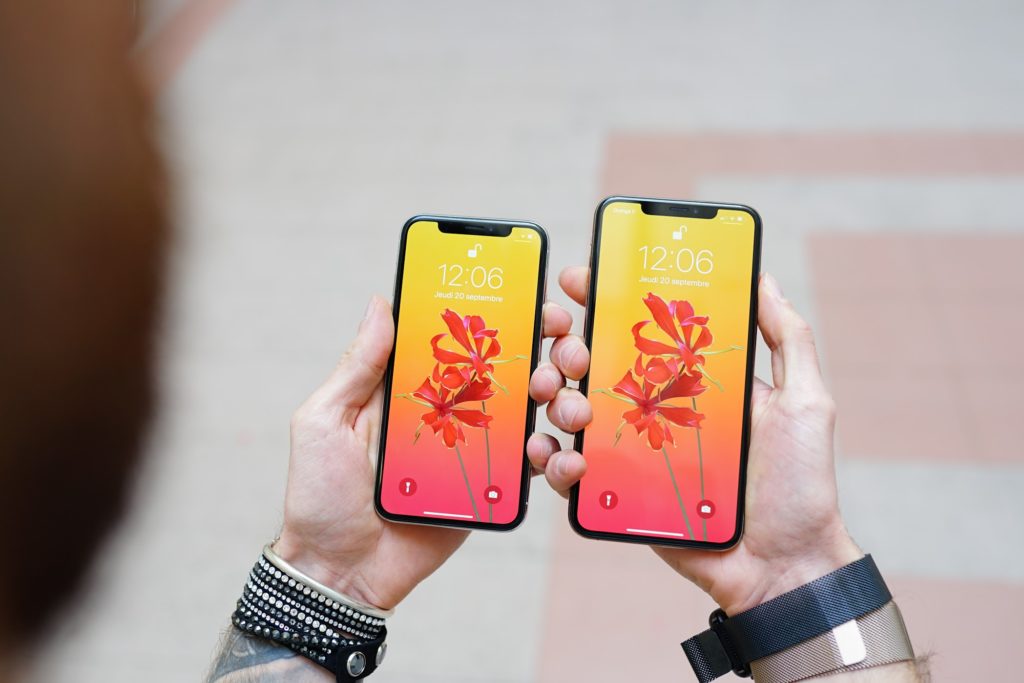 iPhone X versus iPhone XS Max // Source : Ulrich Rozier pour Numerama iPhone X versus iPhone XS Max // Source : Ulrich Rozier pour Numerama