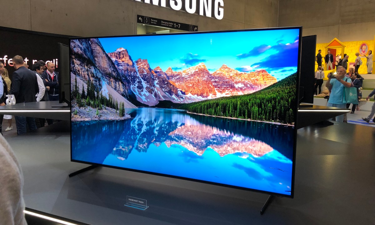 Téléviseur 8K Samsung // Source : Maxime Claudel pour Numerama