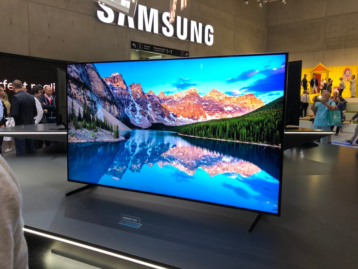 Téléviseur 8K Samsung // Source : Maxime Claudel pour Numerama