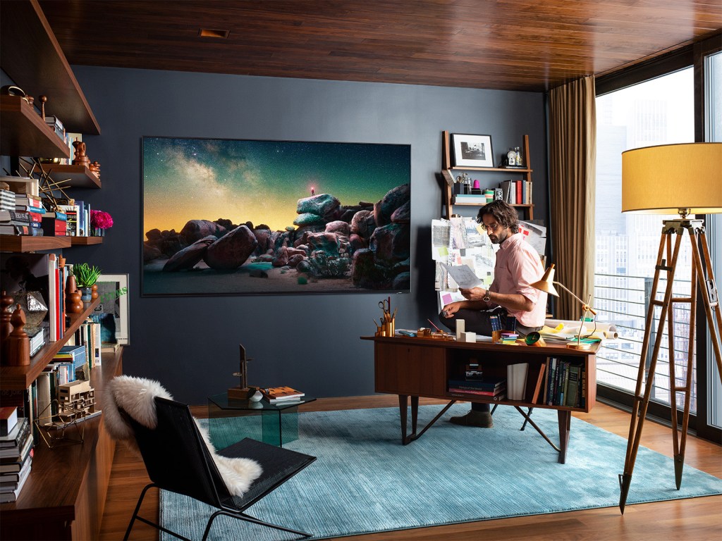 Téléviseur Samsung 8K Q900 // Source : Samsung Téléviseur Samsung 8K Q900 // Source : Samsung