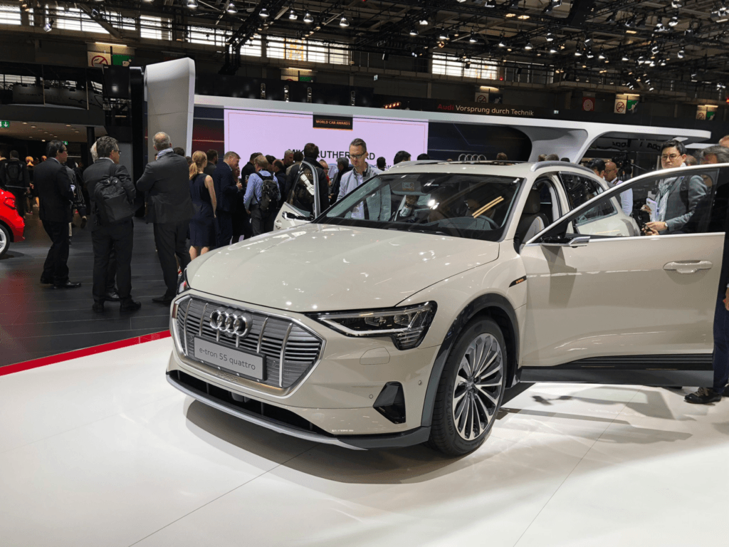 Audi e-tron 55 quattro Audi e-tron 55 quattro