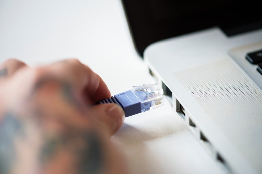 Une prise Ethernet. // Source : Rawpixel Une prise Ethernet. // Source : Rawpixel