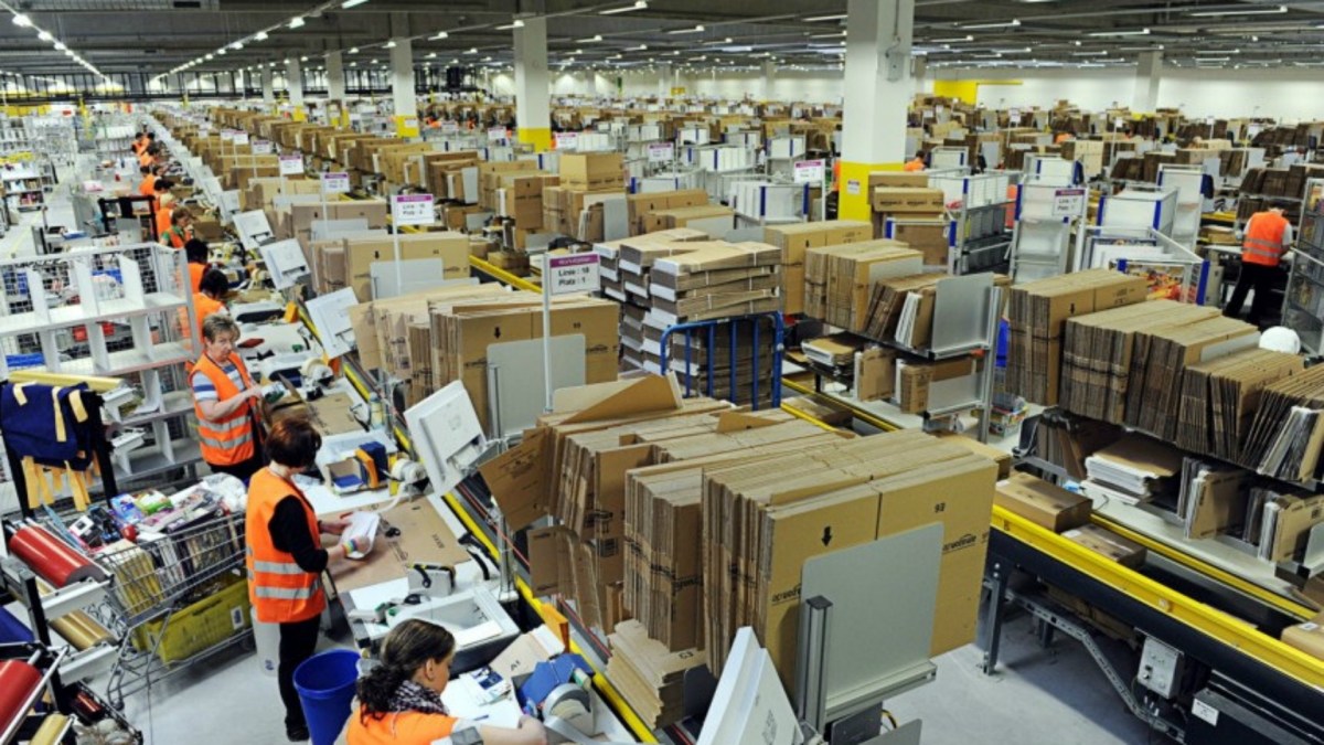 Un entrepôt Amazon. // Source : Flickr/CC/Scott Lewis