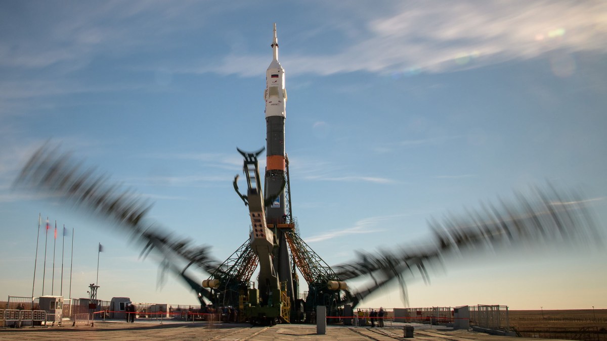 La fusée sur son pas de tir. // Source : NASA/Bill Ingalls