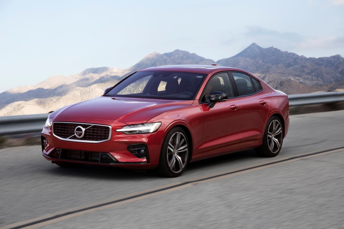 New Volvo S60 R-Design exterior // Source : Volvo