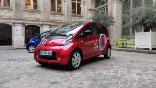 Citroën C-Zéro de Free2Move, à la Mairie de Paris // Source : Numerama