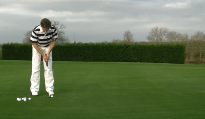 Les yips sont connus chez les golfeurs, souvent affectés dans leur putting. // Source : Youtube