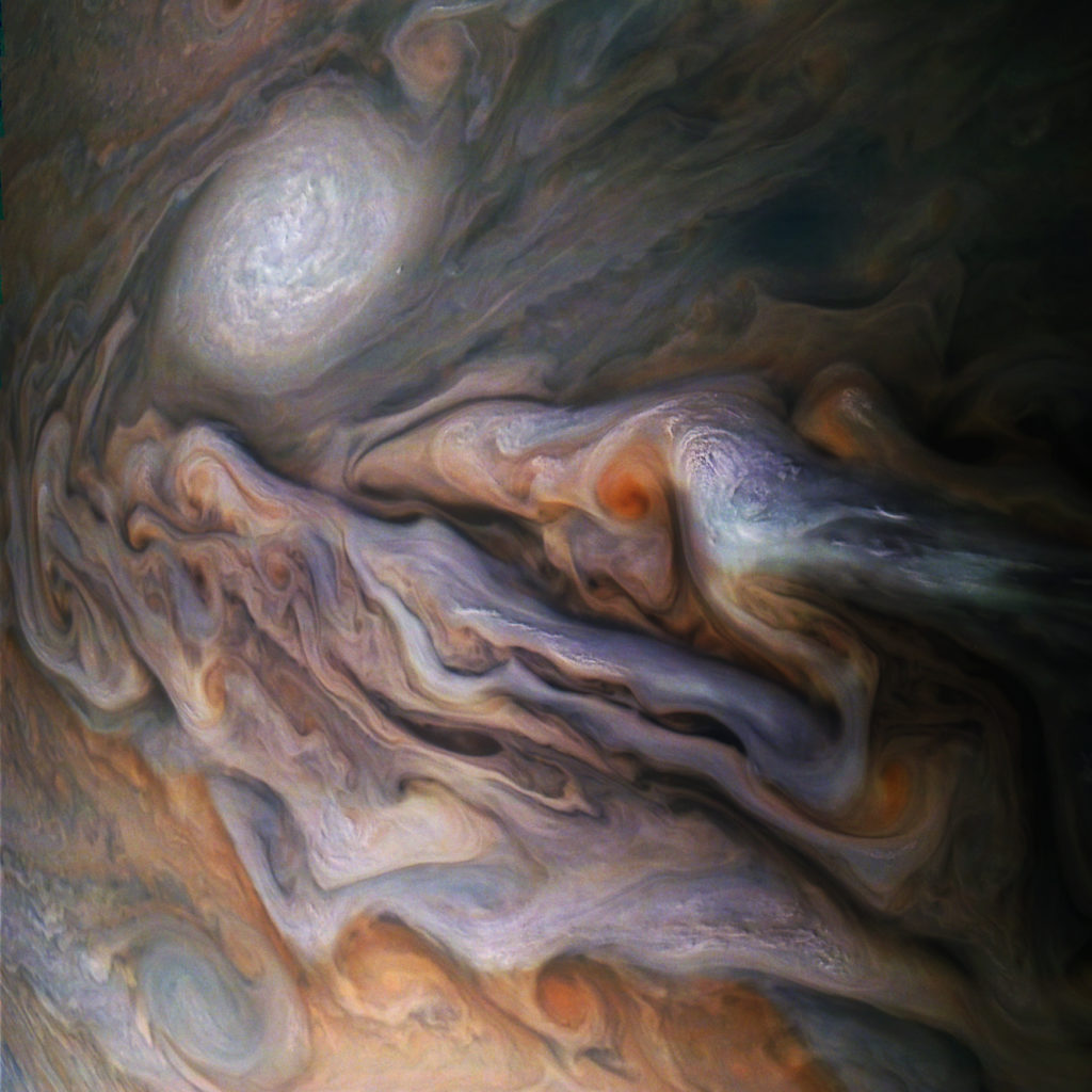 La sonde a photographié un étrange œil de dragon sur Jupiter. // Source : NASA/JPL-Caltech/SwRI/MSSS/Gerald Eichstädt/Seán Doran