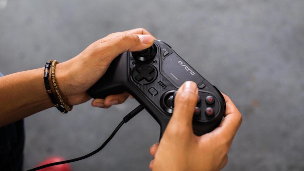 Une manette de jeux vidéo (image d'illustration) // Source : Astro Une manette de jeux vidéo (image d'illustration) // Source : Astro