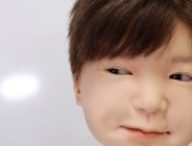 Le robot-enfant imite plusieurs expressions. // Source : Hisashi Ishihara