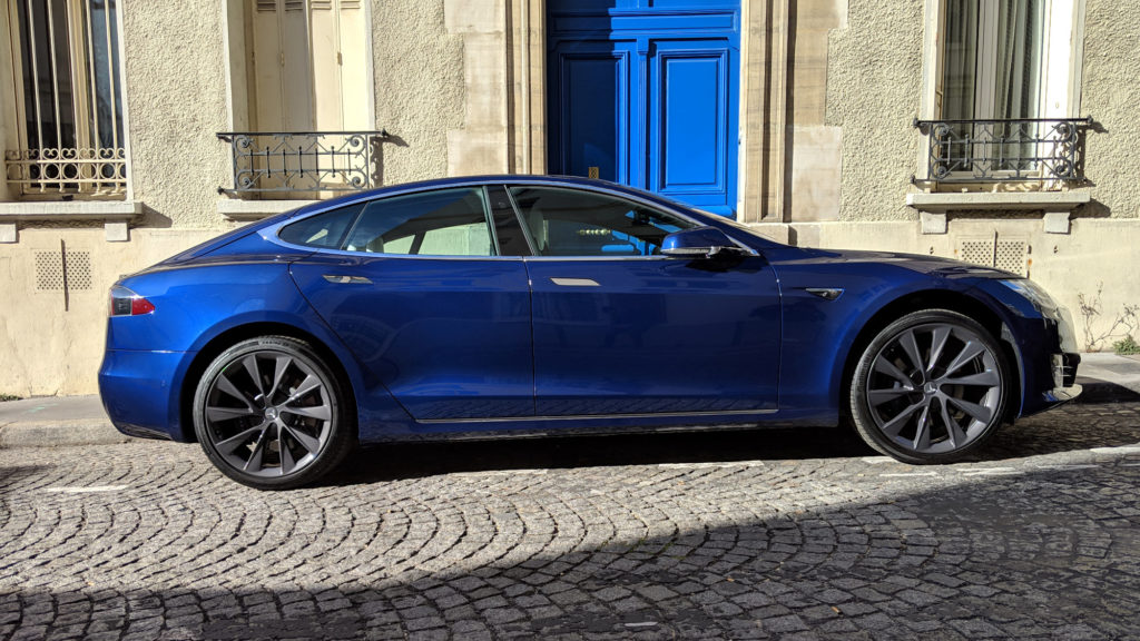La Tesla Model S 100D, une voiture de luxe testée 4 jours par Numerama, enclenchera-t-elle une enquête ? // Source : Numerama