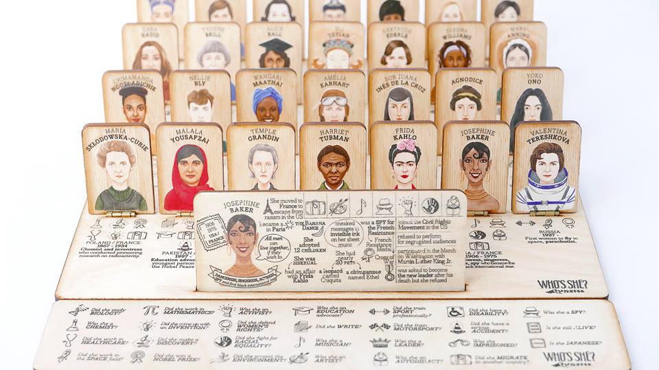 Chaque plateau contient les portraits de 27 femmes. // Source : Who's She? via Facebook