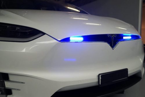 Tesla Model X Police Suisse // Source : Facebook