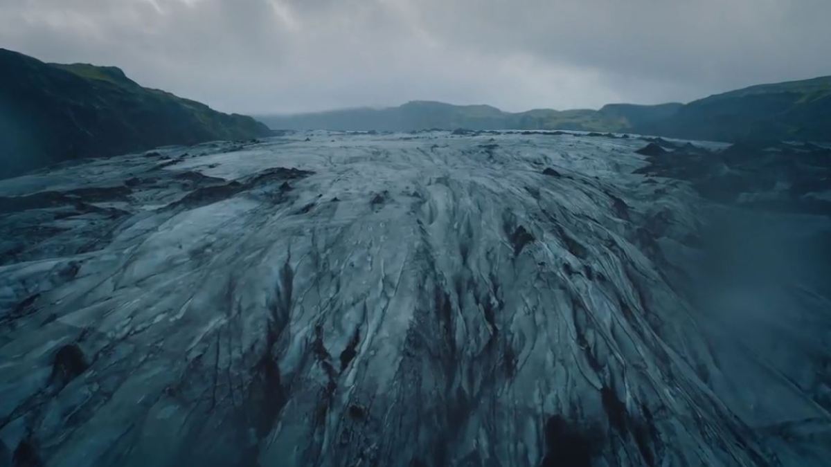 Ce glacier islandais se trouve dans la série au-delà du mur. // Source : Volare Video / Airvuz