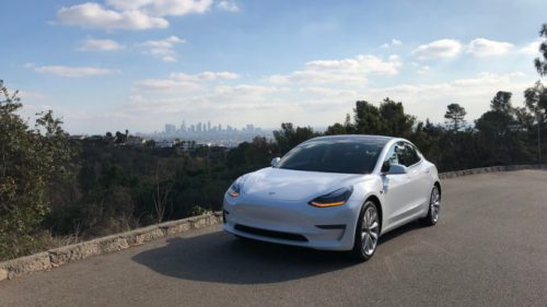 Essai de la Tesla Model 3 : l'Américain redéfinit (encore) la conduite de  demain - Numerama
