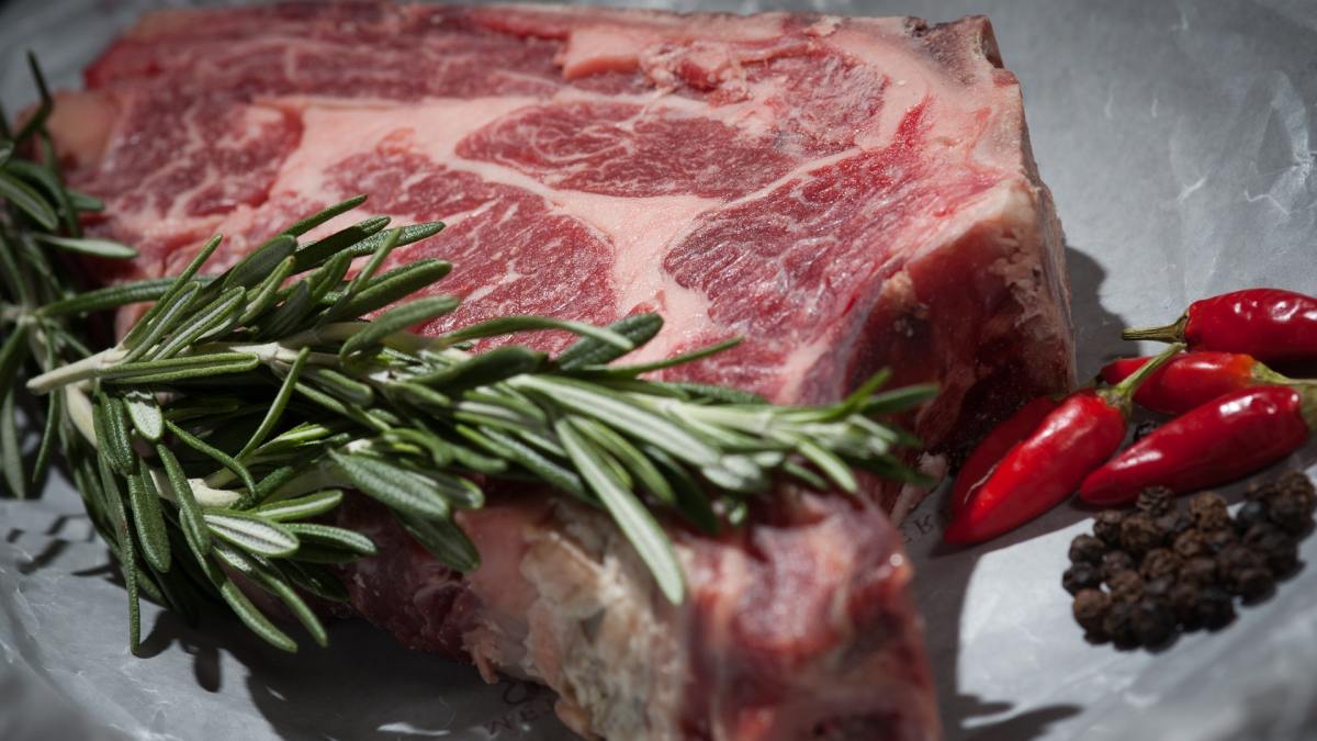 Steak a base d'animal mort // Source : Pexels