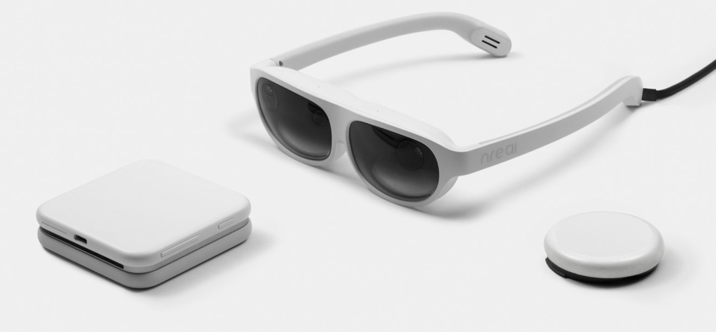 Lunettes de réalité mixte nreal light // Source : nreal Lunettes de réalité mixte nreal light // Source : nreal