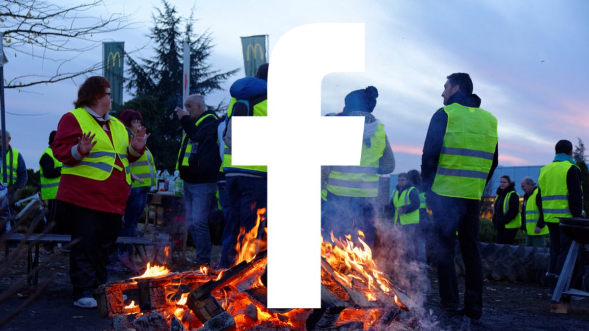 Des gilets jaunes et le logo Facebook // Source : Computer Online