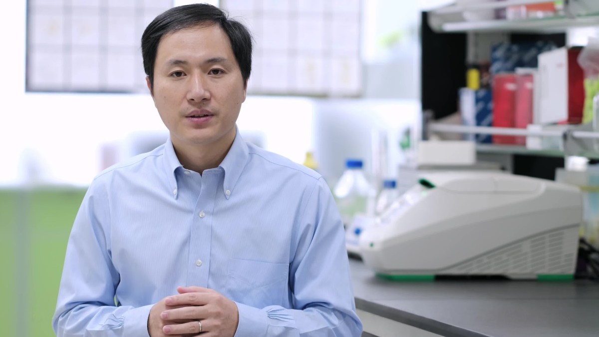 He Jiankui. // Source : Wikimedia/CC/The He Lab (photo recadrée)