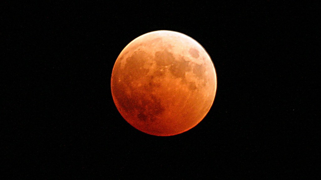 La prochaine éclipse lunaire totale aura lieu le 21 janvier 2019. // Source : Pixabay (photo recadrée)