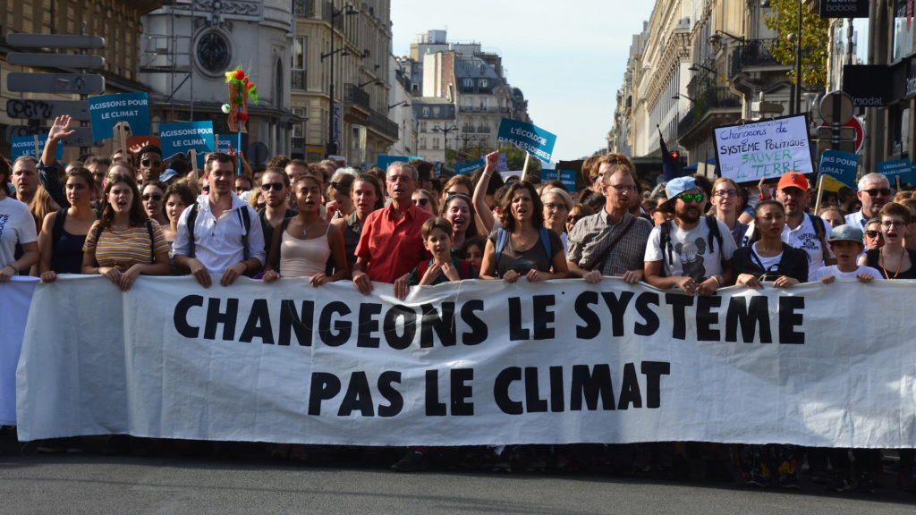 La marche pour le climat du 13 octobre 2018 à Paris. // Source : Flickr/CC/Jeanne Menjoulet (photo recadrée)
