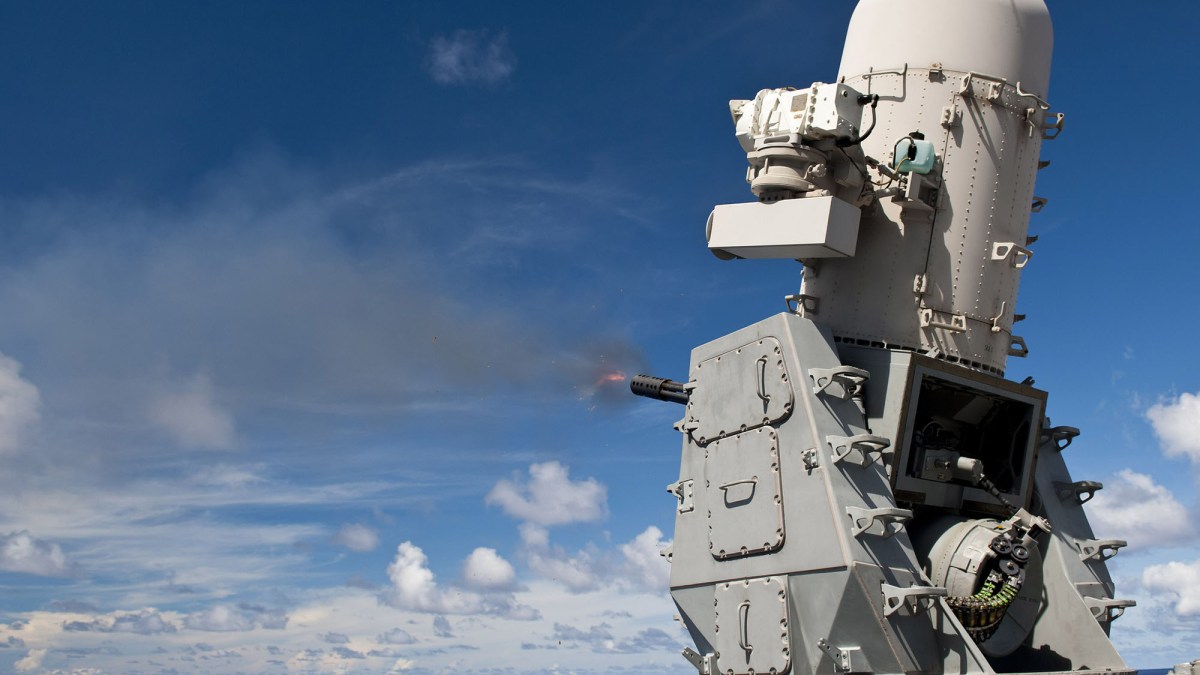 Un système de défense Phalanx CIWS. // Source : Paul Kelly