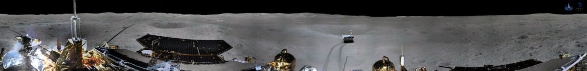 Photo panoramique de la face cachée de la Lune. // Source : CNSA