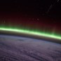 Le champ magnétique terrestre contribue à la formation des aurores boréales. // Source : Wikimedia/CC/NASA/Samantha Cristoforetti (photo recadrée)